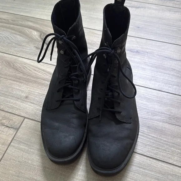 SOREL Men's Hi Line Lace Black Boots size 11