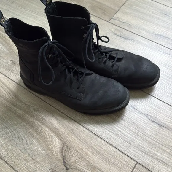SOREL Men's Hi Line Lace Black Boots size 11