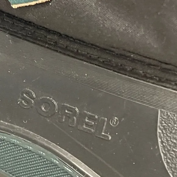 Sorel Mountain Outfit Winter Boots woman's size 6