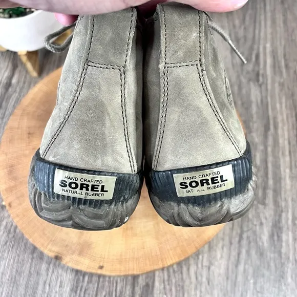 *Sorel | Out N About Plus Duck Boots in black and Olive Size 6