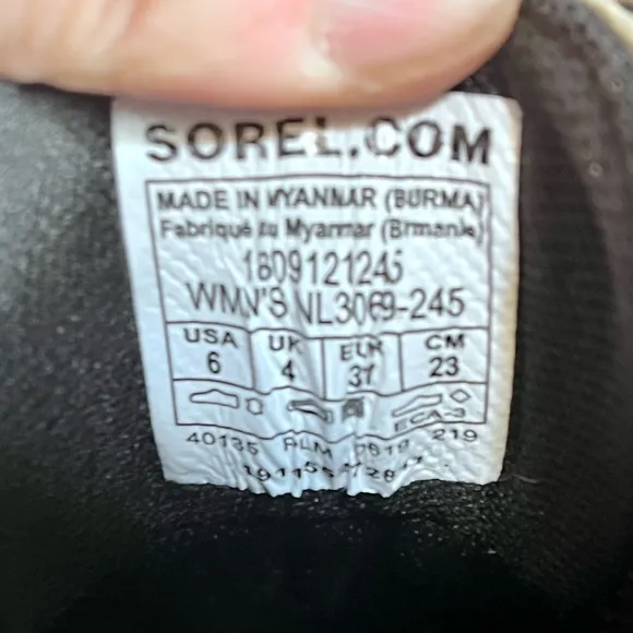 *Sorel | Out N About Plus Duck Boots in black and Olive Size 6