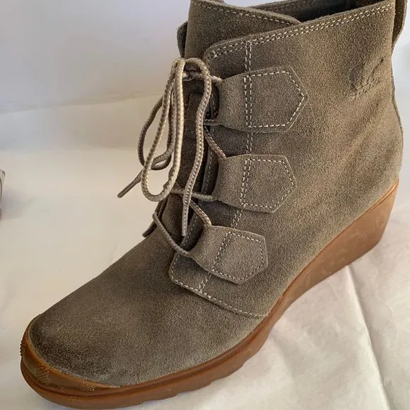 Sorel Toronto NL2115-245 Lace Up Green Suede Wedge Ankle Boots Booties - Size 9
