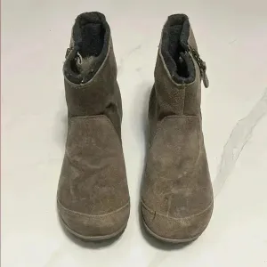 Sorel waterproof Suede boots