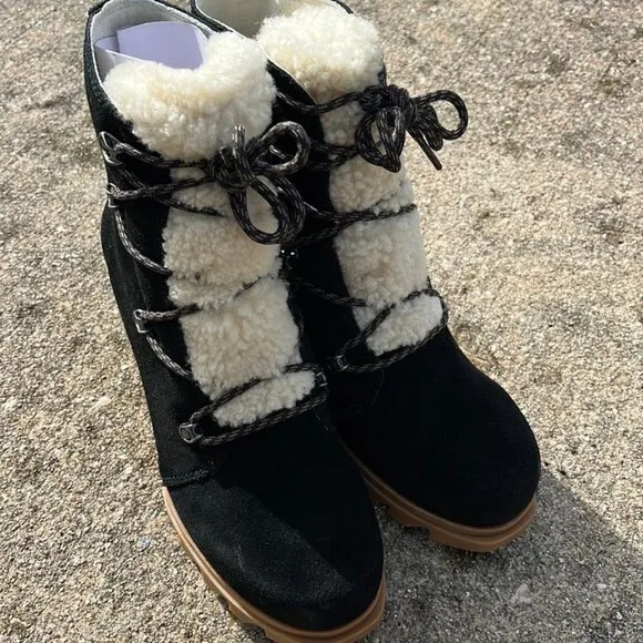 Sorel winter artic wedge boot lace up black suede gum bottom faux fur