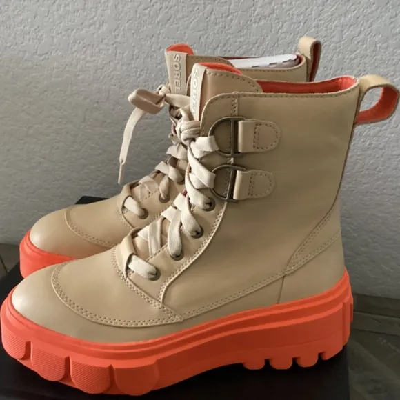 SOREL Women's Caribou Lace-Up WP Boots, size 7.5