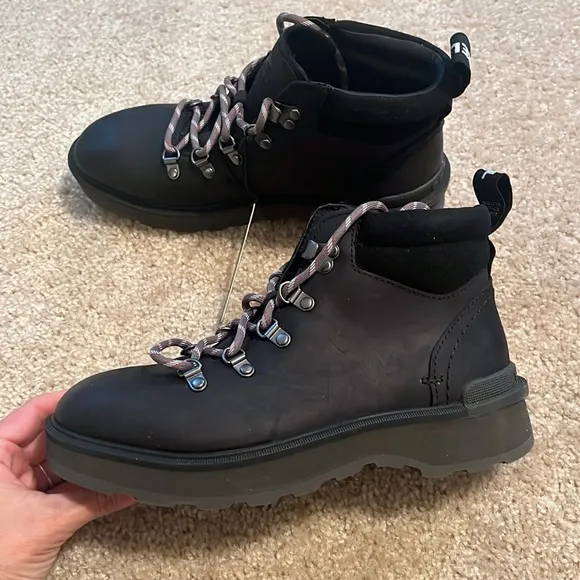 Sorel women’s hi line hiker hiking hike boot black leather waterproof size 8 9