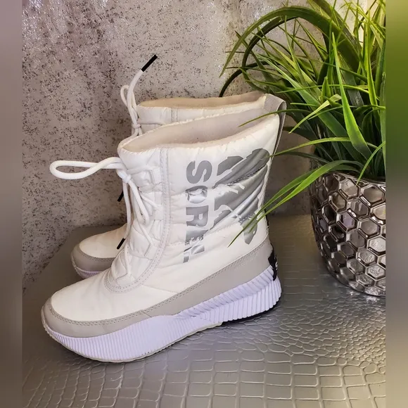 Sorel Women's Out N About III Waterproof   Nubuck Mid Calf White Winter Boots