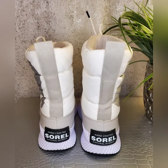 Sorel Women's Out N About III Waterproof   Nubuck Mid Calf White Winter Boots