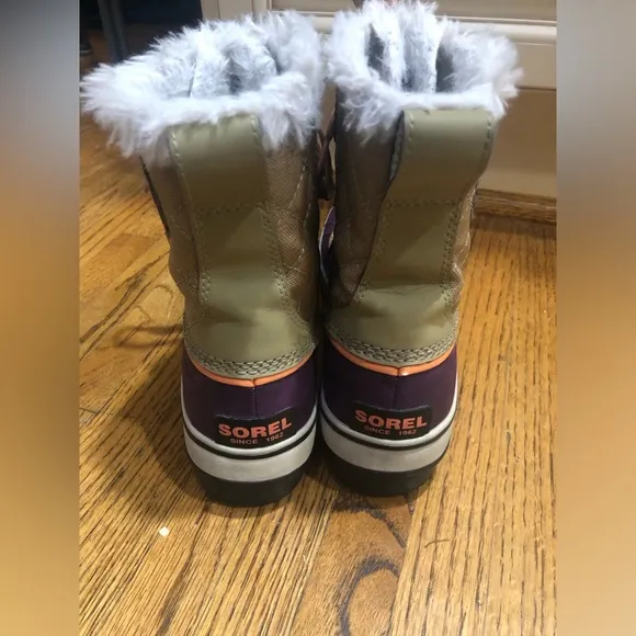 Sorel Women’s Waterproof Purple/Tan/Orange Boots Sz 7
