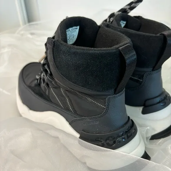 SORELKinetic Impact Conquest Black Sea Salt Waterproof Sneaker Boots Size 9
