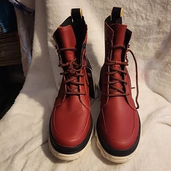 Sorel waterproof boots size 7.5 NWT