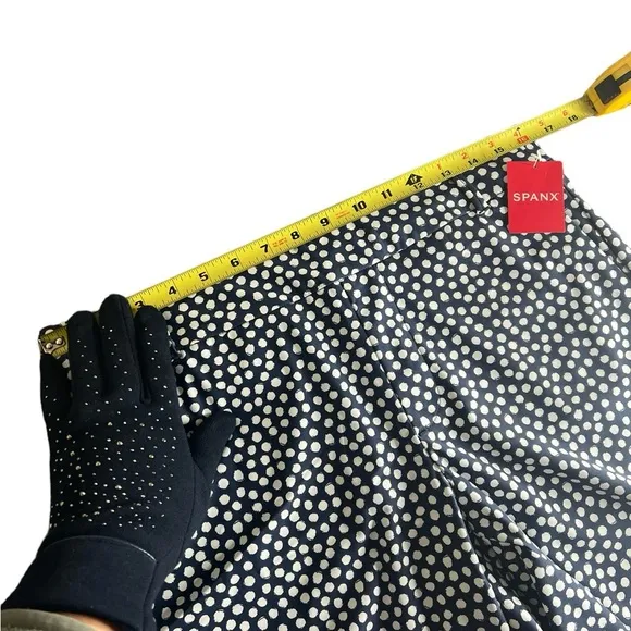 Spanx Navy Pointed Dot Sunshine Shorts 10 Bermuda