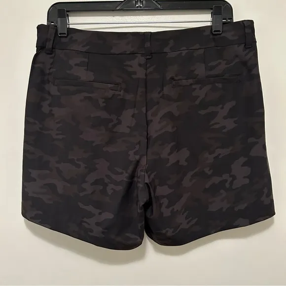 Spanx Sunshine Shorts, 6&quot;  Black Camo Large NWT