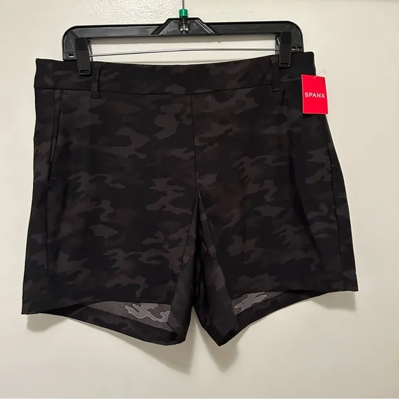 Spanx Sunshine Shorts, 6&quot;  Black Camo Large NWT