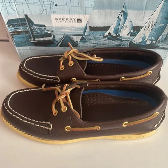 Sperry 9195017 Topsider women’s original 2 Eye boat brown shoes 7 1/2