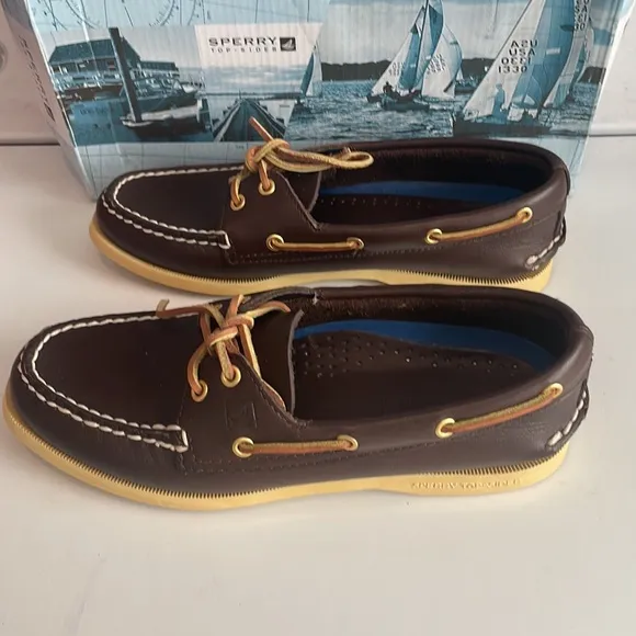 Sperry 9195017 Topsider women’s original 2 Eye boat brown shoes 7 1/2