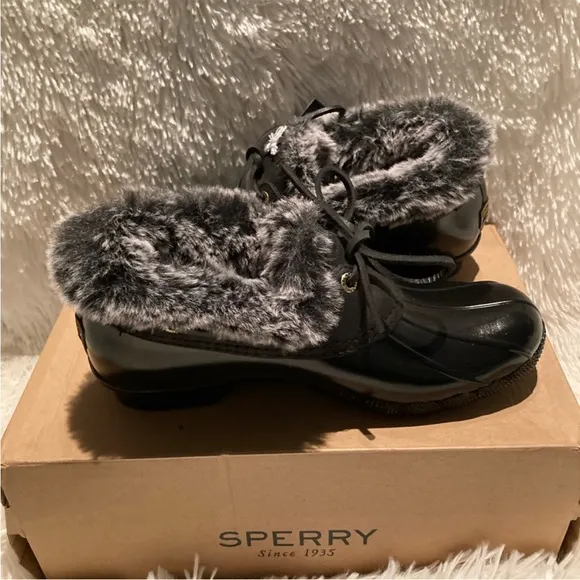 Sperry Women's Black Fur-Lined Shoes
