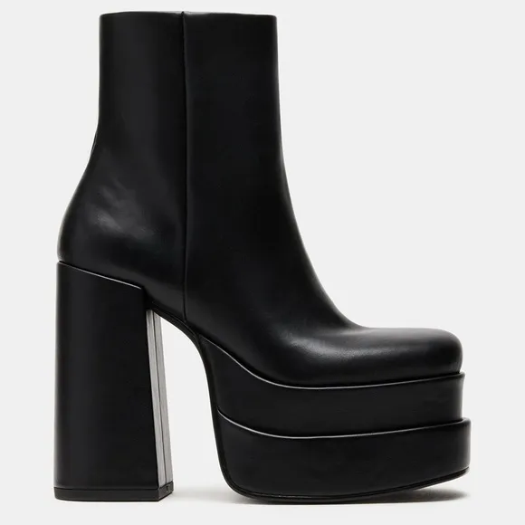 Steve Madden Cobra Black Platform Ankle Boots 9