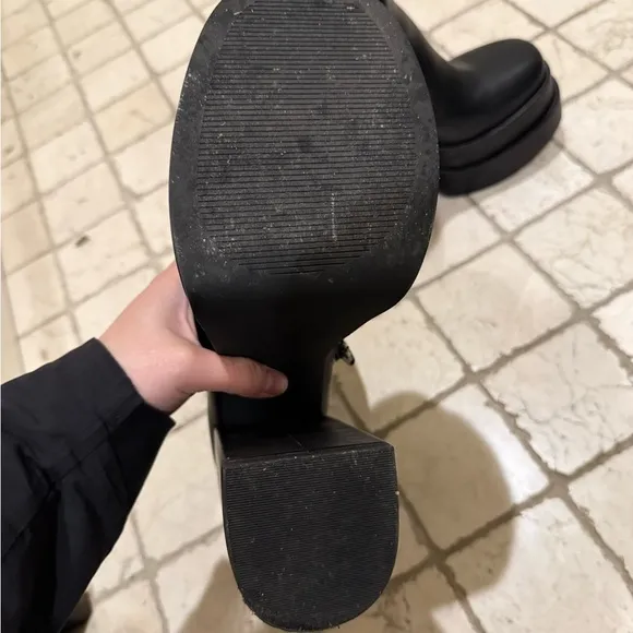 Steve Madden Cobra Black Platform Ankle Boots 9