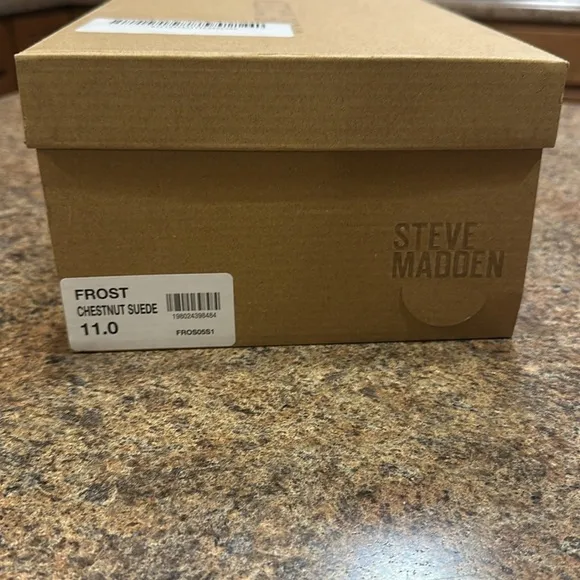 Steve Madden Frost Chestnut Suede Puffed Slip On Shoe Womens Size 11