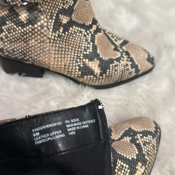 STEVE MADDEN Ringer Snakeskin Print Leather Ankle Boots ~ Like New