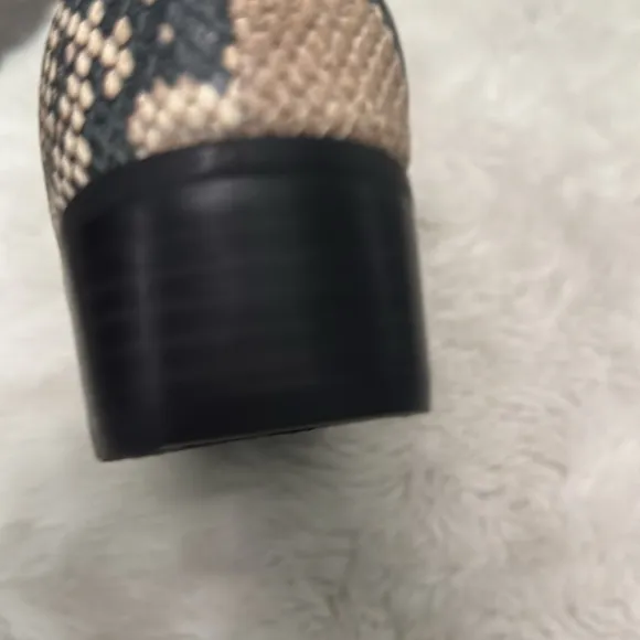 STEVE MADDEN Ringer Snakeskin Print Leather Ankle Boots ~ Like New