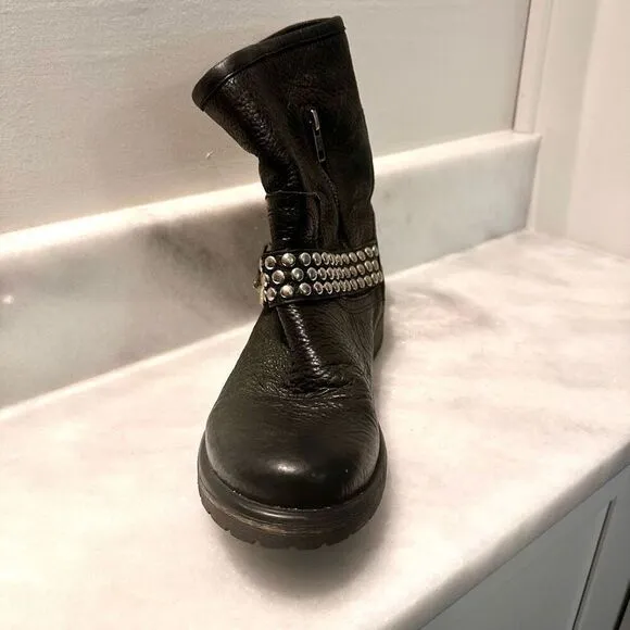 Steve Madden Pebbled Leather Frankie Black Silver Studded Moto Boots Size 10