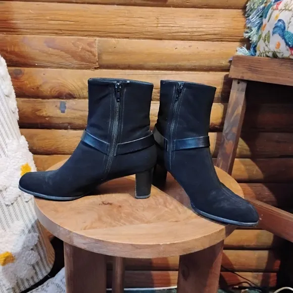 STUART WEITZMAN Black Neoprene Gore-Tex Harness Boots Size 8