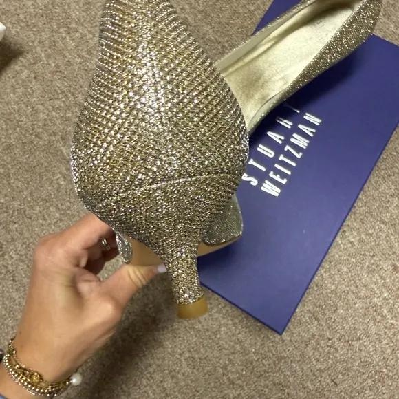 Stuart Weitzman Size 9 Gold Women's kitten heels