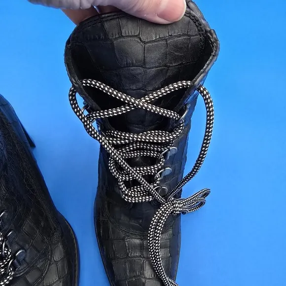 Stuart Weitzman x Gigi Hadid Ankle Booties   Lace Up Pointed Toe Size 7 EUC