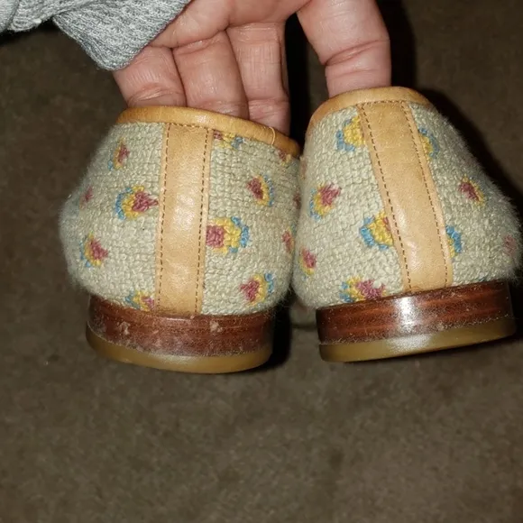 Stubbs and Wootton EUC SIZE 7.5 tan print flat shoes LEATHER LINED
