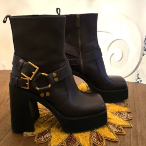 Stylish Brown Platform Ankle Boots