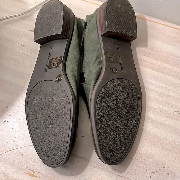 Suade lucky brand slip on shoes