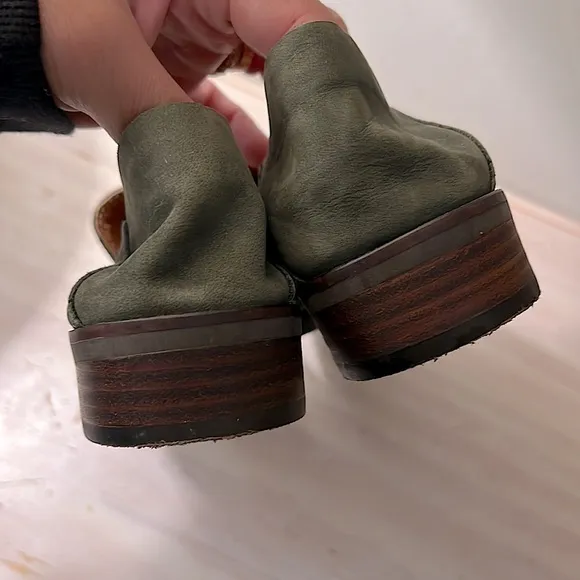 Suade lucky brand slip on shoes