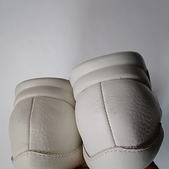 SUPREMES BY SOFT SPORT LEATHER UPPER WOMEN'S SHOES SIZE 9W