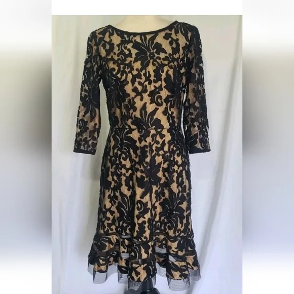 Tadashi Shoji Embroidered Lace 3/4 Sleeve Dress Sheer Cut Out Detail US 8