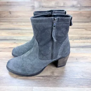 Taos Shoes Womens Size 9-9.5 Gray Leather Ankle Boots Heels