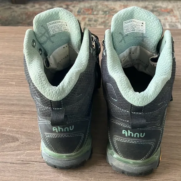 🔥🔥🔥TEVA AHNU SUGARPINE II women’s hiking boots🔥🔥🔥