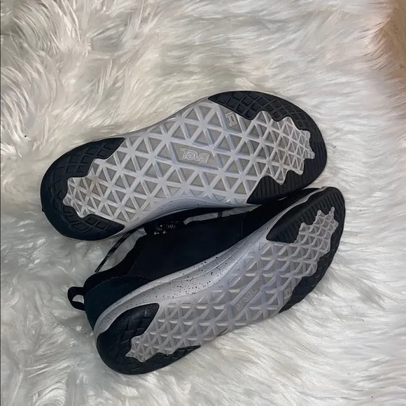 Teva Arrowood Black Lace Up Sport Athletic Shoes