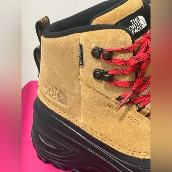 The North Face Big Kid Chilkat V Lace Waterproof Boot Almond Butter/TNF Black 4M