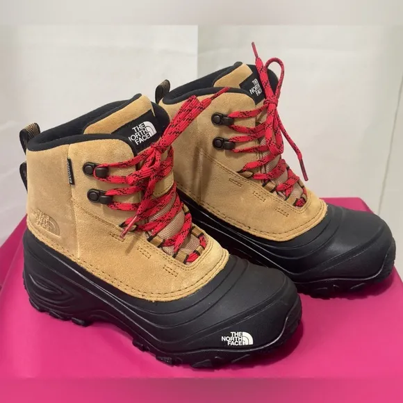The North Face Big Kid Chilkat V Lace Waterproof Boot Almond Butter/TNF Black 4M