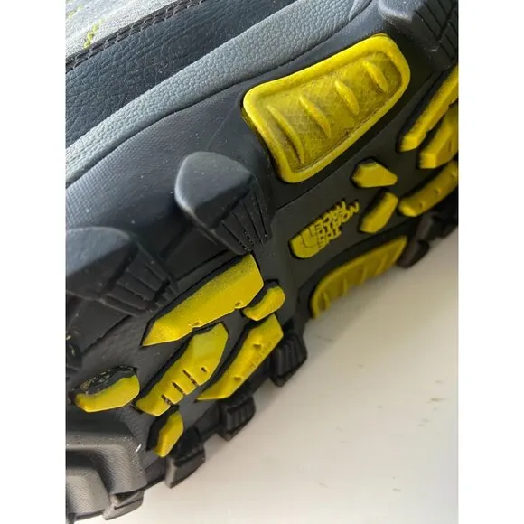 The North Face Chilkat Le Boots - Men's Waterproof Size 8.5 Gray &amp; Black