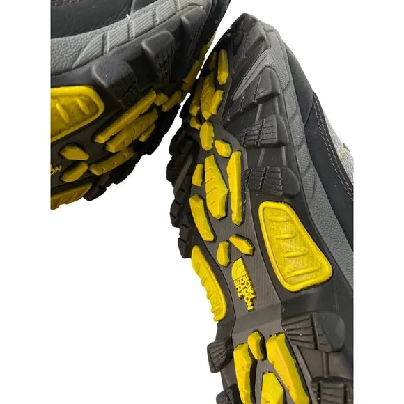 The North Face Chilkat Le Boots - Men's Waterproof Size 8.5 Gray &amp; Black
