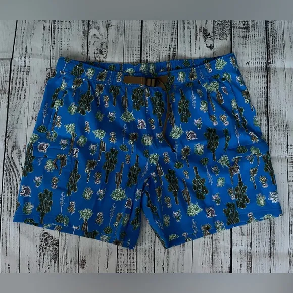 The North Face Class V Belted Trunk zippered cargo pockets blue cactus print NWT