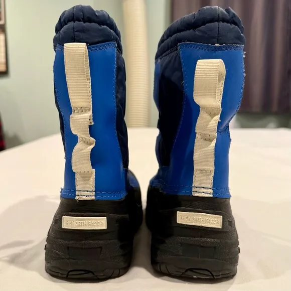 The North Face Winter Boots Boys 2 Girls Insulated Snow Waterproof TNF Toggle