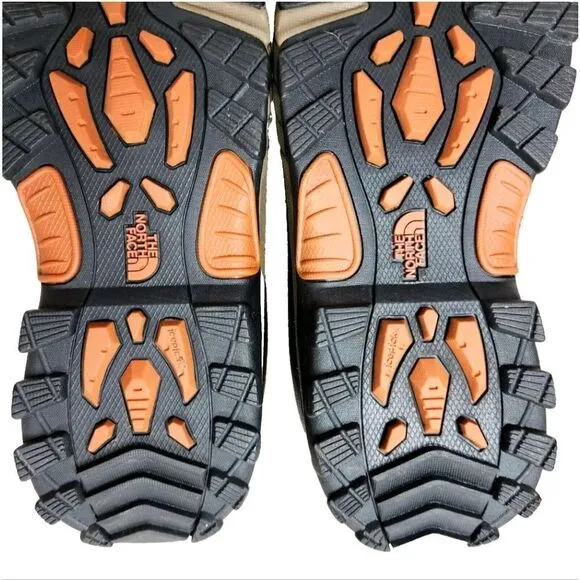 The NORTH FACE Chilkat IV Sz 10 Waterproof Insulated Winter Hiking Boots