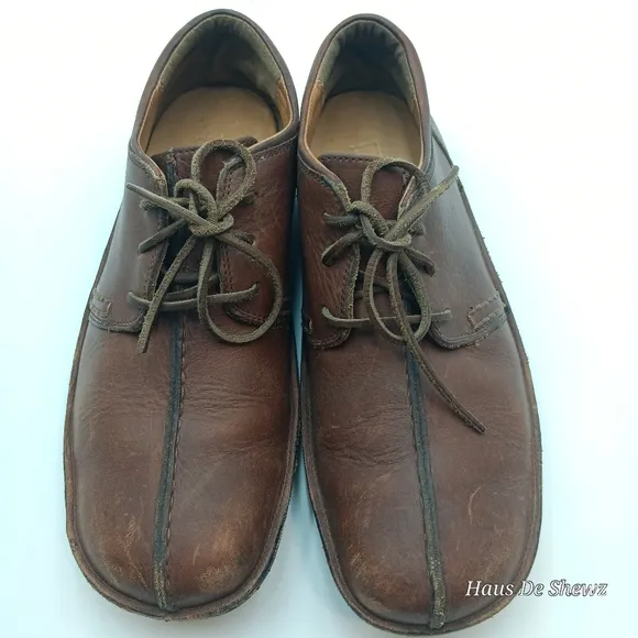 The walking companies men's shoes
