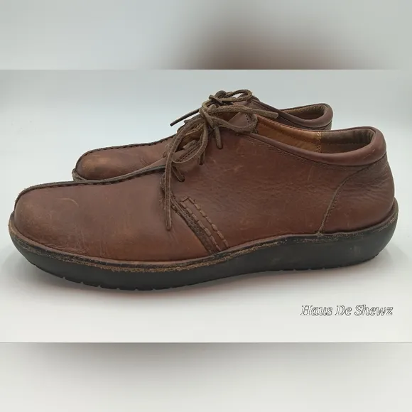 The walking companies men's shoes