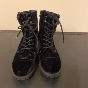 Timberland Black Nubuck Leather/Velvet Cuff Women’s Boots Size 7.5