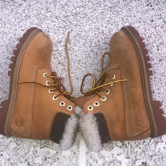 Timberland boots kids size 11.5 tan suede leather waterproof shearling boy/girl